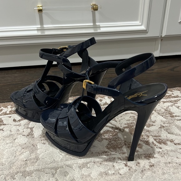 YSLnavy patent leather sandal heel - Picture 7 of 7